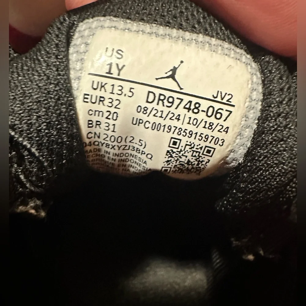 🏀🖤 KIDS JORDAN SHOES🏀🖤PRELOVED - Picture 4 of 4